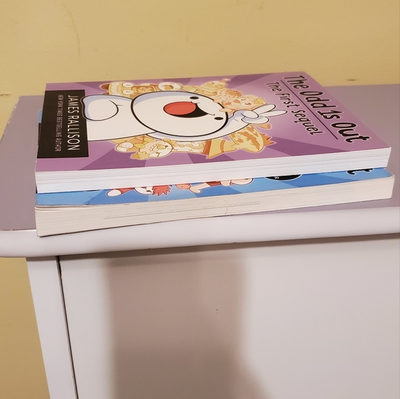 The Odd 1s Out Novels - Picture 4 of 7